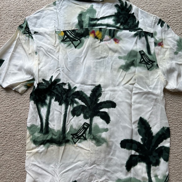 Pop Man Men's Short Sleeve Button Up Shirt Palm Tree Beach Print Green Cream M - Picture 8 of 9
